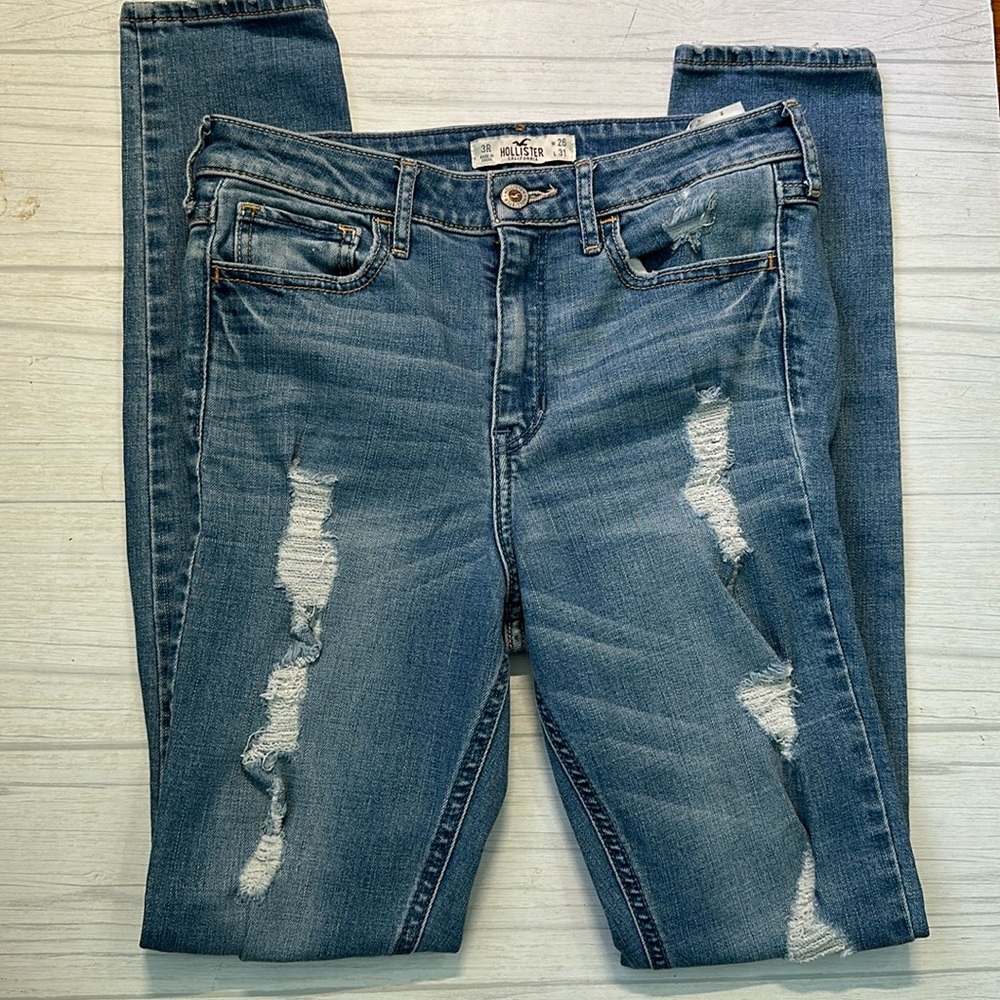 Hollister women’s distressed jeans